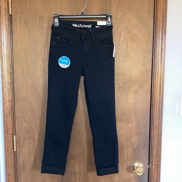 Wallflower ultra fit crop black cuffed jean ultra stretch ultra soft size 1 / 25 - Picture 9 of 17